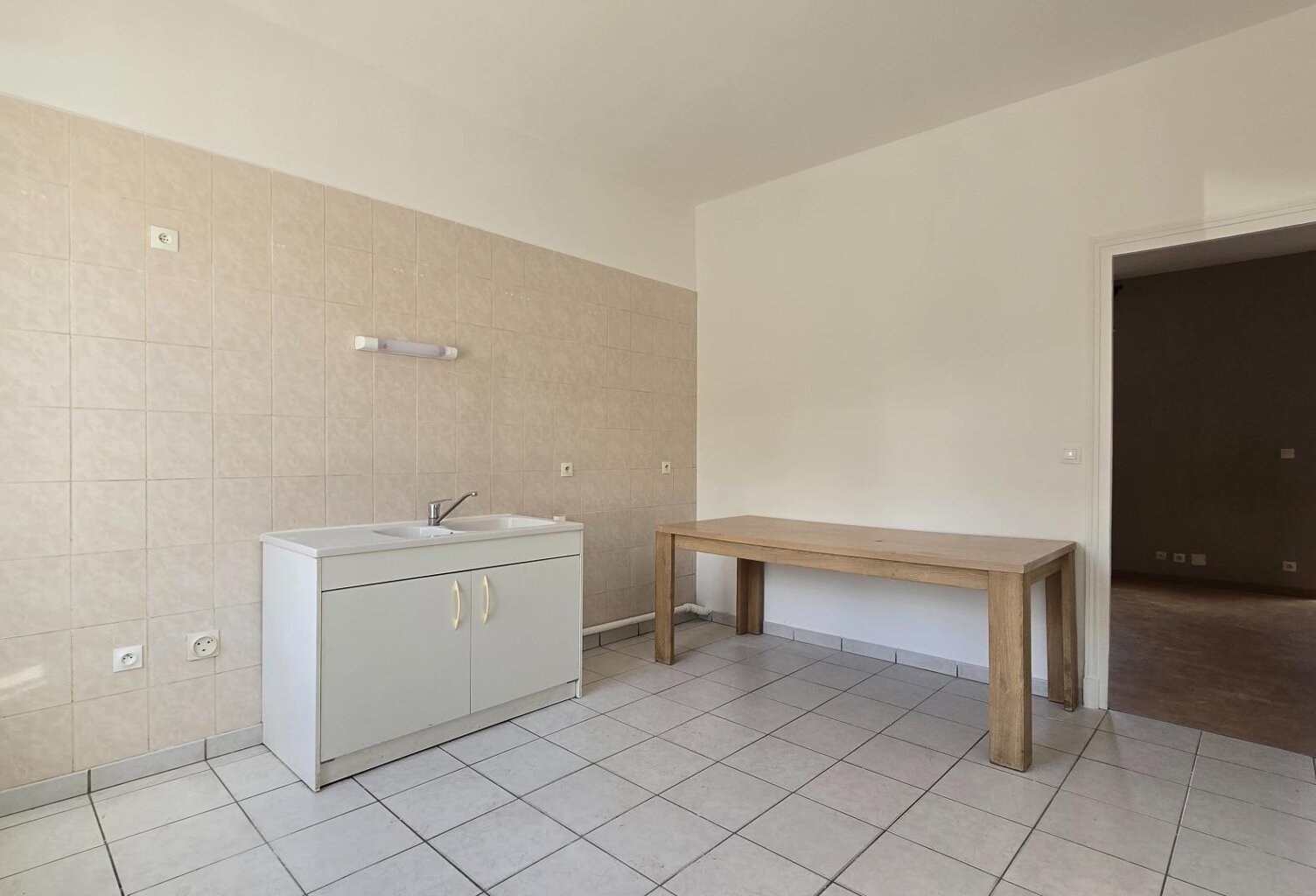 Maison mitoyenne avec jardin et dépendance — photo 1