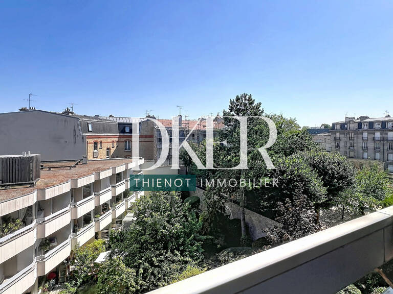 Studio lumineux avec balcon - Hyper-centre Reims — photo 1