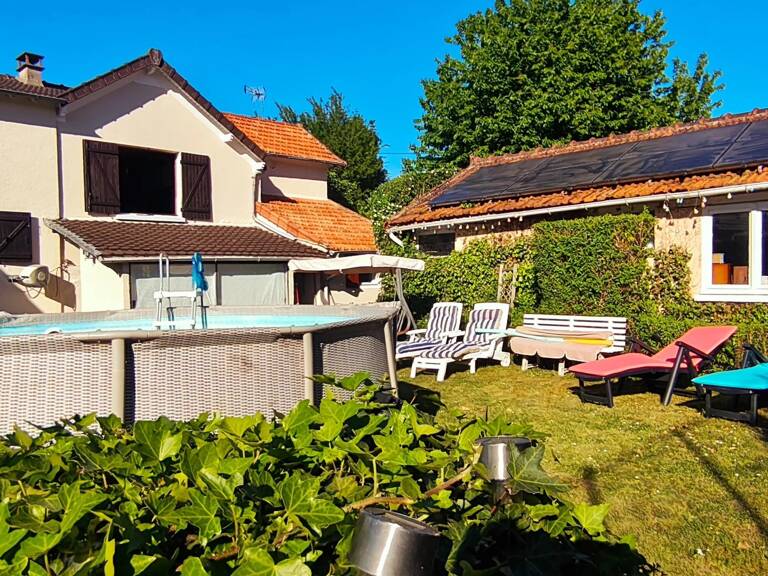 À deux pas du RER E - Meulière familiale avec jardin sans vis-à-vis – DPE C — photo 1
