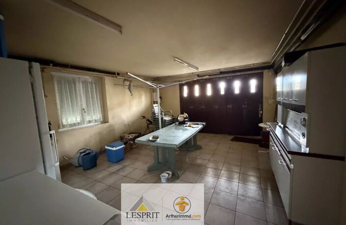 Spacieuse maison familiale de 6 chambres à Brive-la-Gaillarde. — photo 4