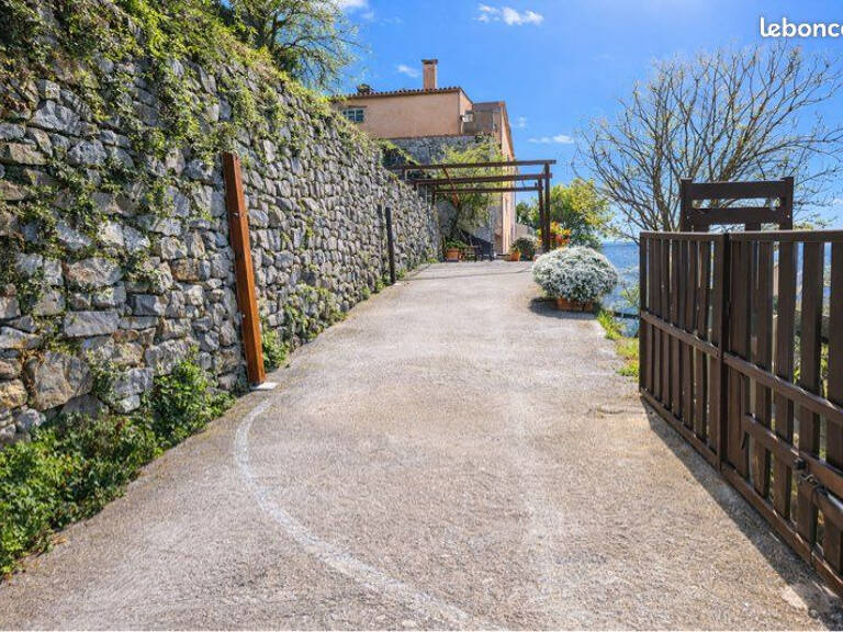 Beaucoup de quiétude pour cette propriété avec villa de 150m — photo 1