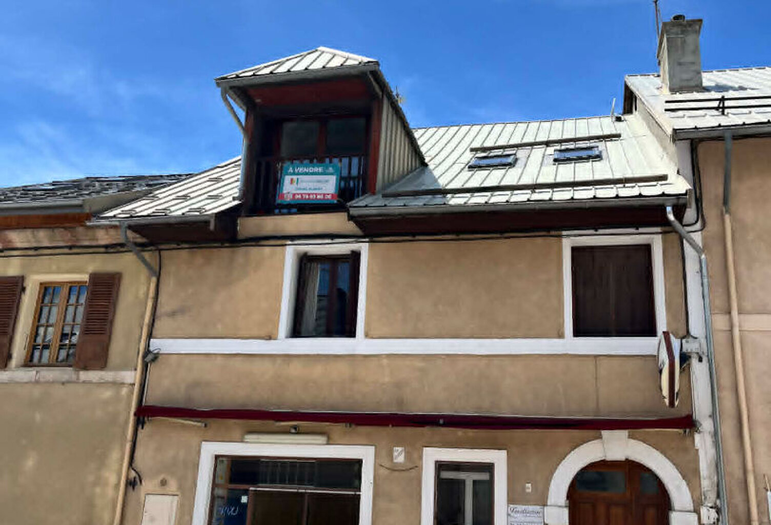Maison de caractère au coeur de la Cité Vauban de Mont-Dauphin ? Bien rare avec jardin, garage et local commercial — photo 1