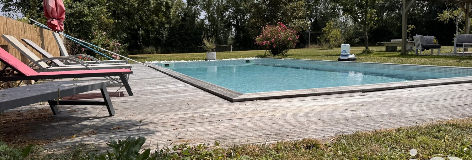Maison 20 Pièces 590 m² à vendre à Anais (17540)