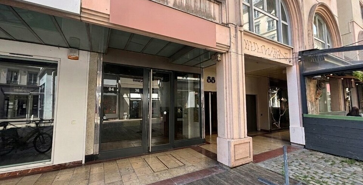 LOCAL COMMERCIAL à LOUER — photo 1