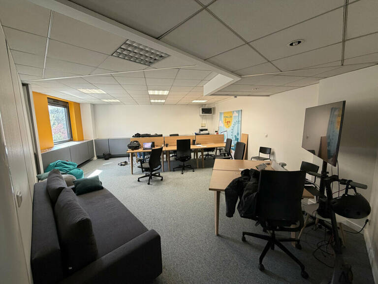 BUREAUX à LOUER — photo 1