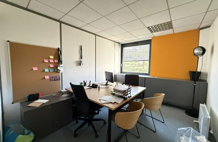 BUREAUX à LOUER — photo 2
