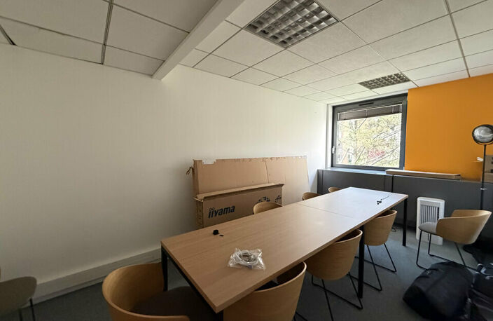 BUREAUX à LOUER — photo 3