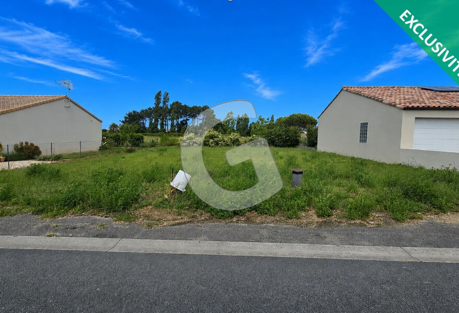 TERRAIN CONSTRUCTIBLE VIABILISÉ DE 450M² À VENDRE À ANGLES — photo 1