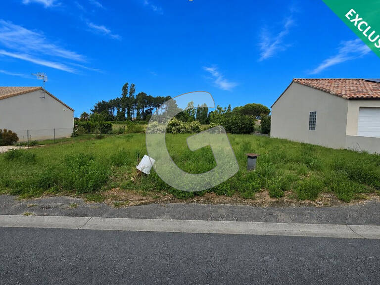 TERRAIN CONSTRUCTIBLE VIABILISÉ DE 450M² À VENDRE À ANGLES — photo 1