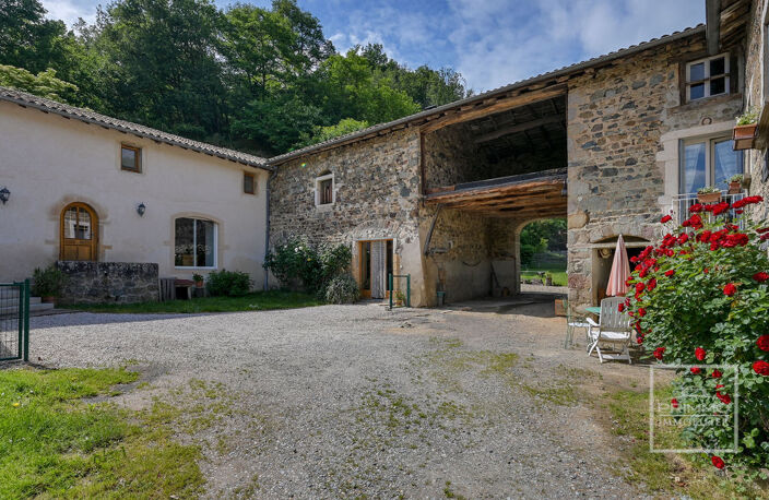 FERME ET GITE sur plus de 3 hectares de prairie, possible 5 hectares — photo 3