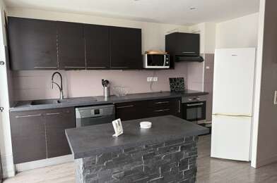 Appartement 3 pièces 853 €