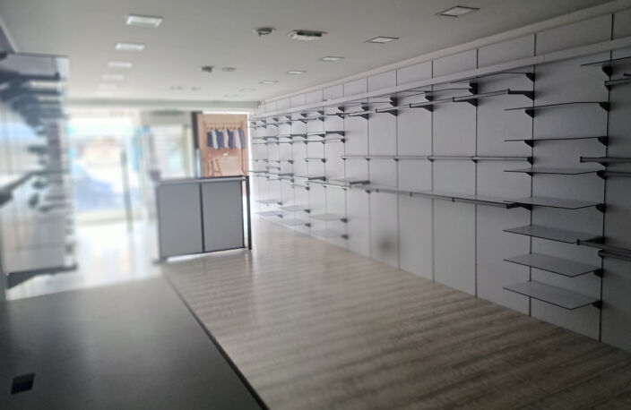 LOCAL PROFESSIONNEL — photo 3