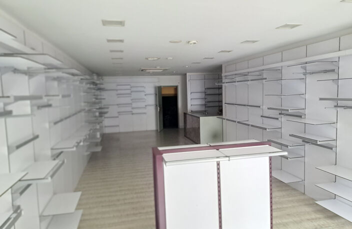 LOCAL PROFESSIONNEL — photo 4