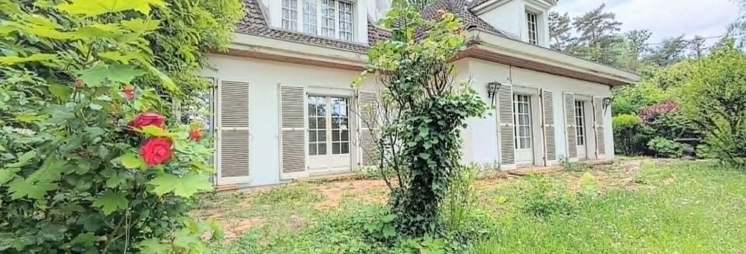 Maison 8 Pièces 206 m² à vendre à Lons-le-Saunier (39000)
