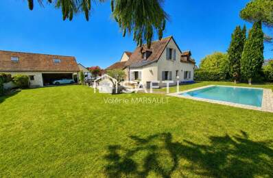 Maison de 160 m² avec piscine et dépendances — photo du bien
