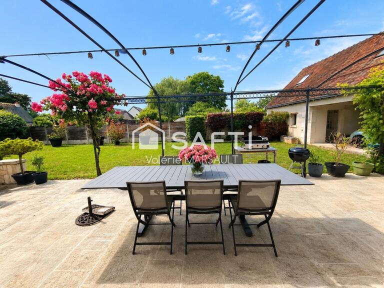 Maison de 160 m² avec piscine et dépendances — photo 1