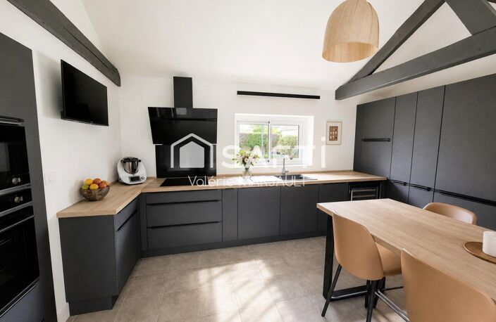 Maison de 160 m² avec piscine et dépendances — photo 4