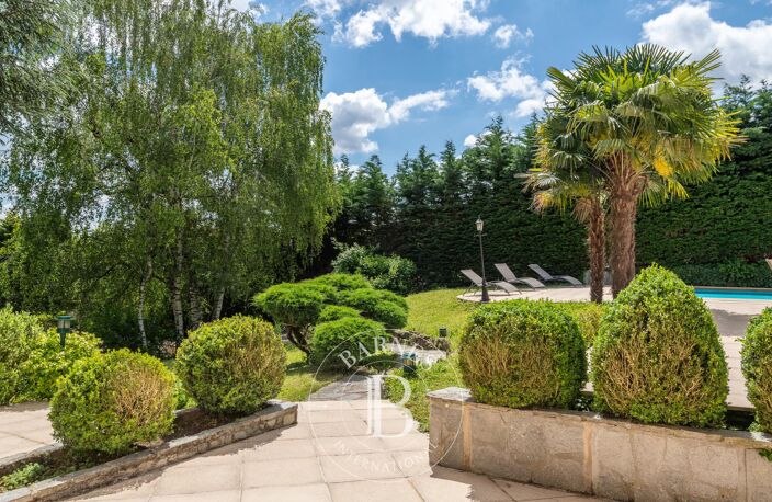 SAINT DIDIER AU MONT D'0R - Maison d'environ 260 m² - 4 chambres -  Terrain de 1500m² - Piscine - Grand sous-sol — photo 2