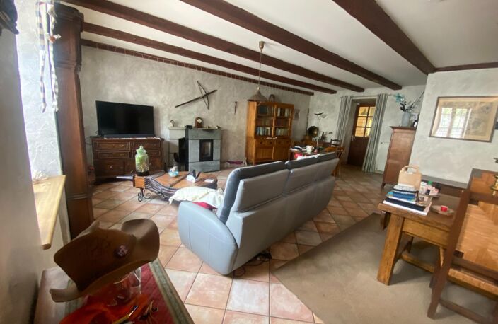 Maison en pierre de 240m² - 9 pièces — photo 2