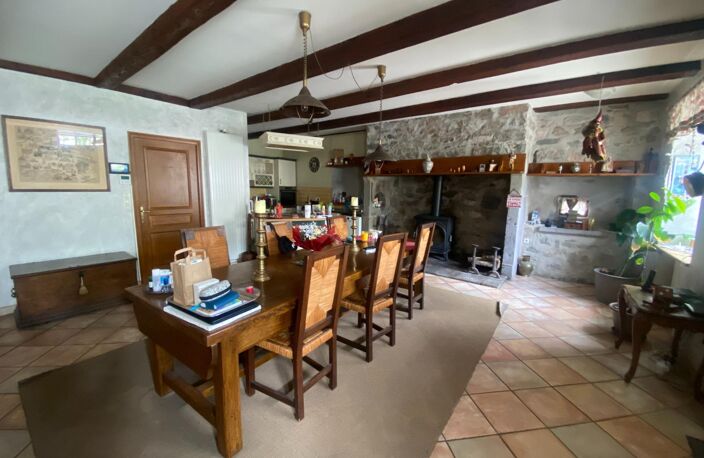 Maison en pierre de 240m² - 9 pièces — photo 4
