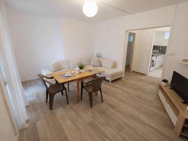 T3 lumineux  Dernier étage avec loggia et cave — photo 1