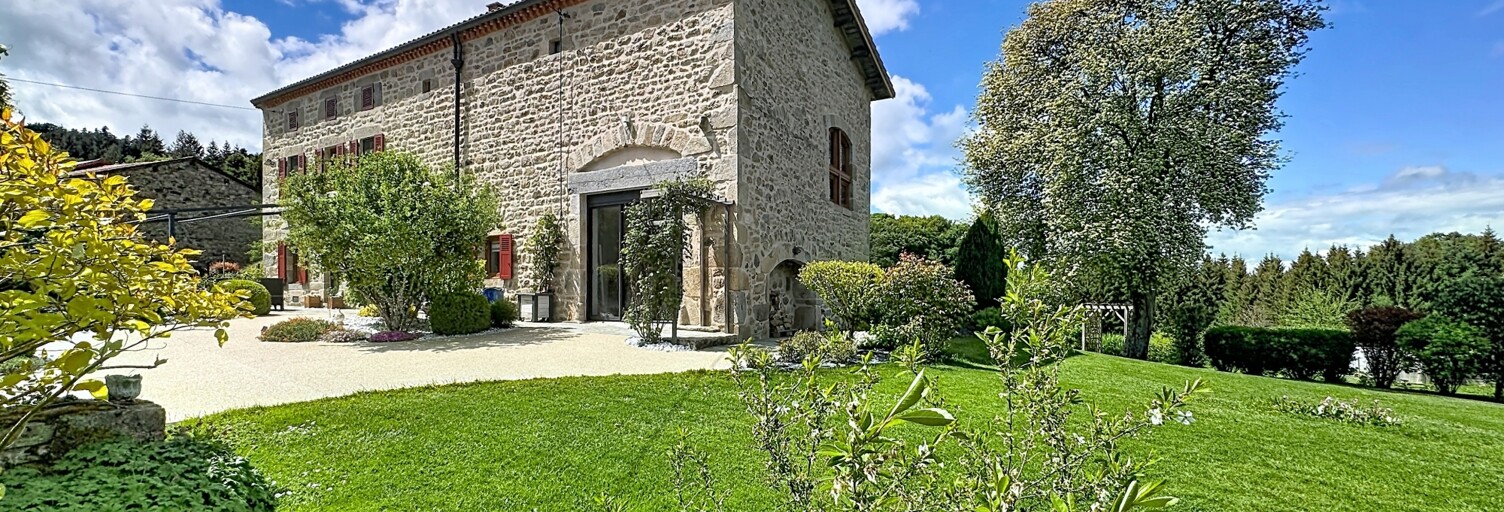 Maison 9 Pièces 244 m² à vendre à Grandval (63890)