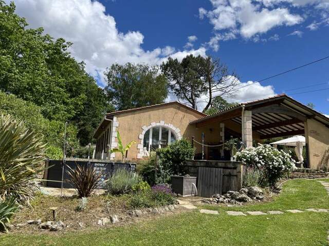 Maison 5 pièces 120 m² à Duras — photo du bien