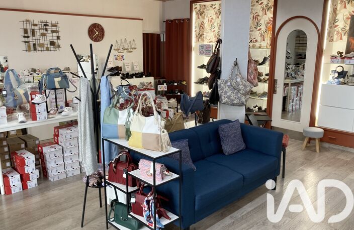 Vente Chaussure, Cuir 101 m&sup2; — photo 2