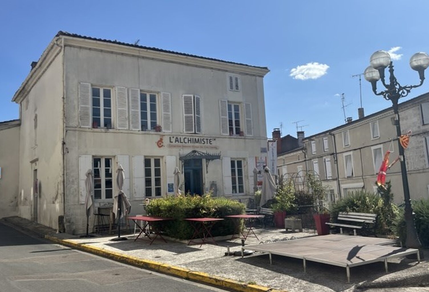 Vente maison 5 pièces 220 m² Barbezieux-Saint-Hilaire (16300) — photo 1