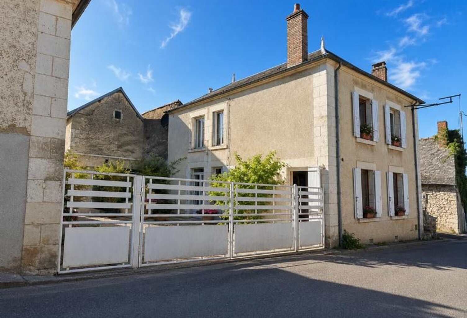 Maison de ville de 9 pièces principales — photo 1