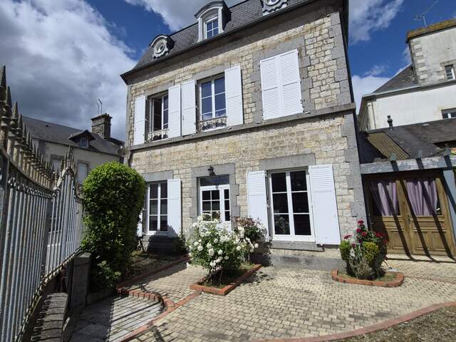 Vente Maison de ville 9 pièces — photo du bien