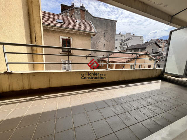 Secteur Europole/ Berriat  T4 avec terrasse plein sud — photo du bien