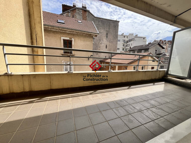 Secteur Europole/ Berriat  T4 avec terrasse plein sud — photo 1