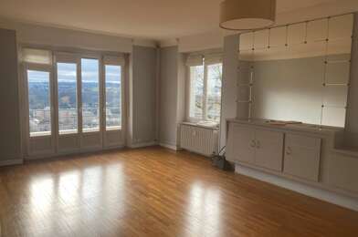 Appartement 4 pièces 842 €