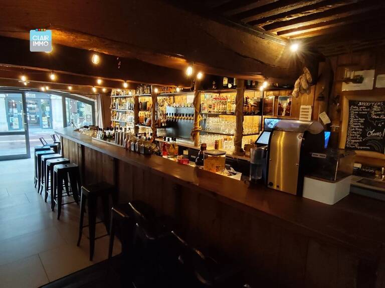 A MACON-CENTRE EN BOURGOGNE PUB/BAR DE 100 M² A VENDRE — photo 1