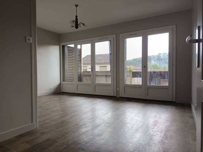 : Appartement T3 traversant (Est/Ouest) avec 2 balcons, parking et cellier – Cœur de ville — photo 1