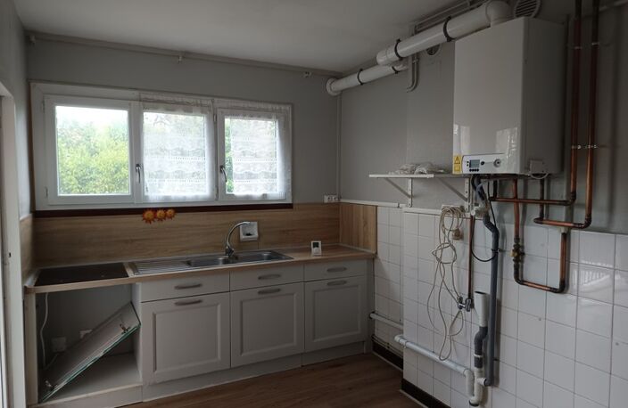 : Appartement T3 traversant (Est/Ouest) avec 2 balcons, parking et cellier – Cœur de ville — photo 4
