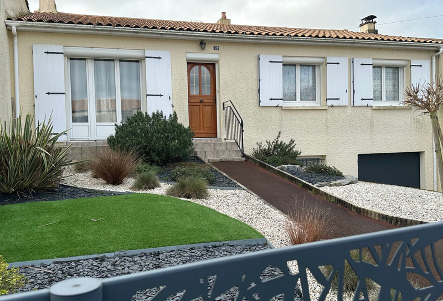 La Roche-sur-Yon Quartier Saint André d'Ornay trois chambres + un studio — photo 1