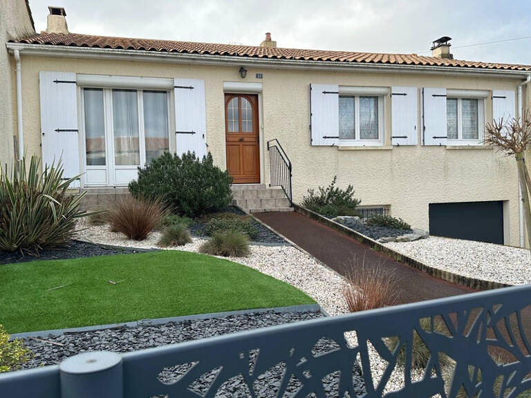 La Roche-sur-Yon Quartier Saint André d'Ornay trois chambres + un studio — photo 1