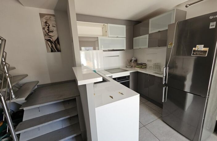 LA PENNE SUR HUVEAUNE Maison de Type 4  avec Terrasse — photo 4