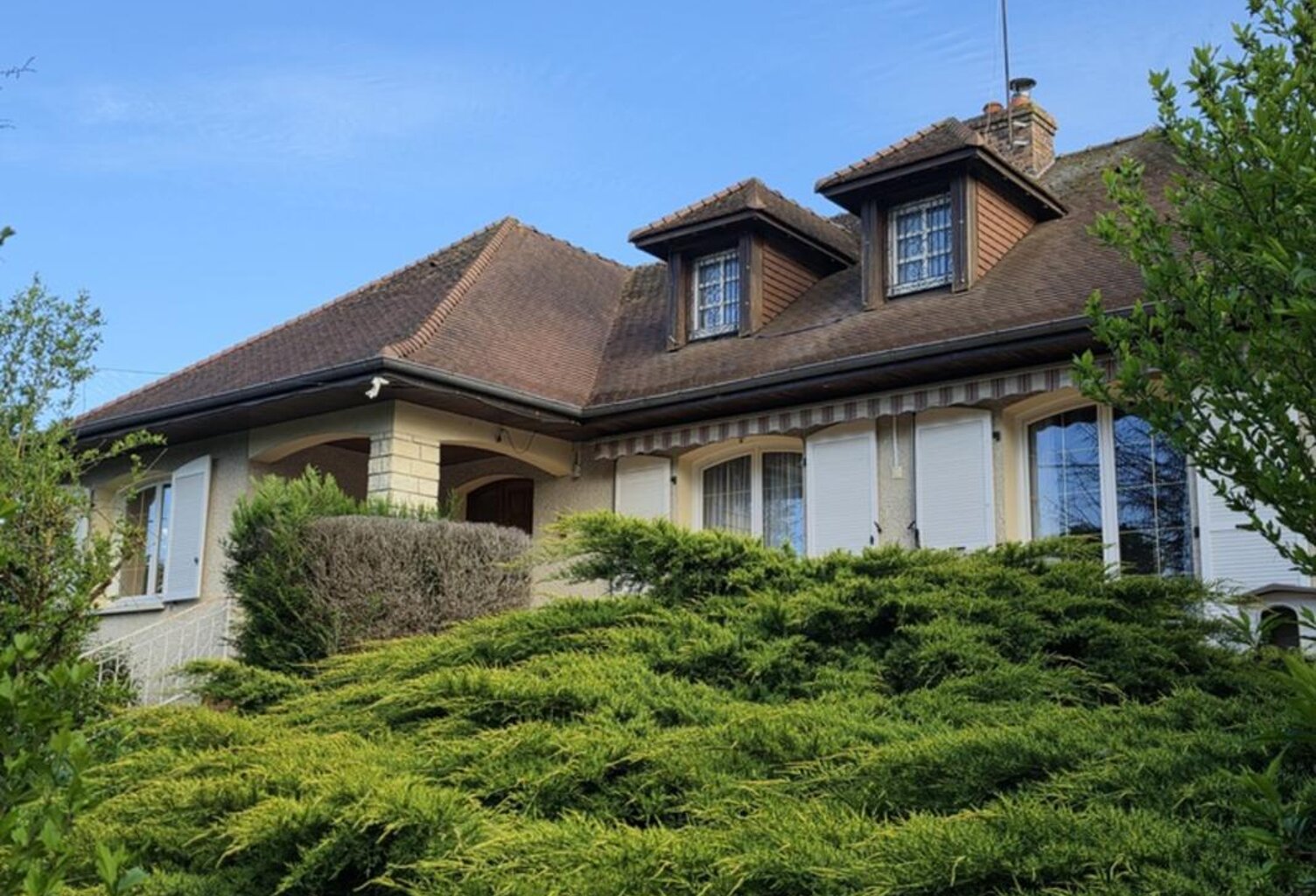 Maison à vendre 7 pièces 143m² PERRIGNY SUR L'OGNON /  PONTAILLER‑SUR‑SAÔNE (21) — photo 1