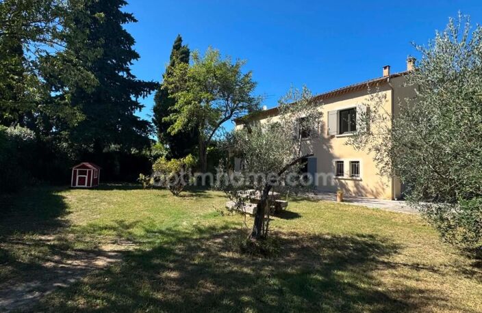 230 m², 6 chambres, vue Alpilles et terrain piscinable à pied du centre de SAINT REMY DE PROVENCE — photo 2