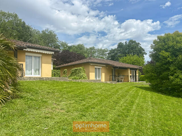 2 PAVILLONS DE PLAIN-PIED COMPOSES DE 4 APPARTEMENTS T2, PARKING ET JARDIN AUTOUR — photo du bien