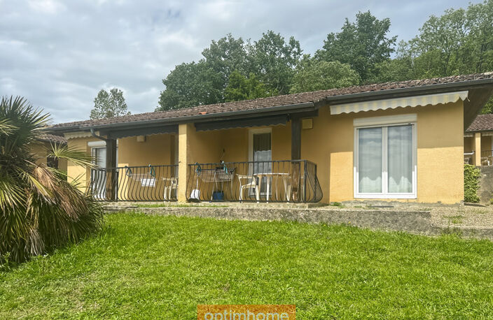 2 PAVILLONS DE PLAIN-PIED COMPOSES DE 4 APPARTEMENTS T2, PARKING ET JARDIN AUTOUR — photo 2