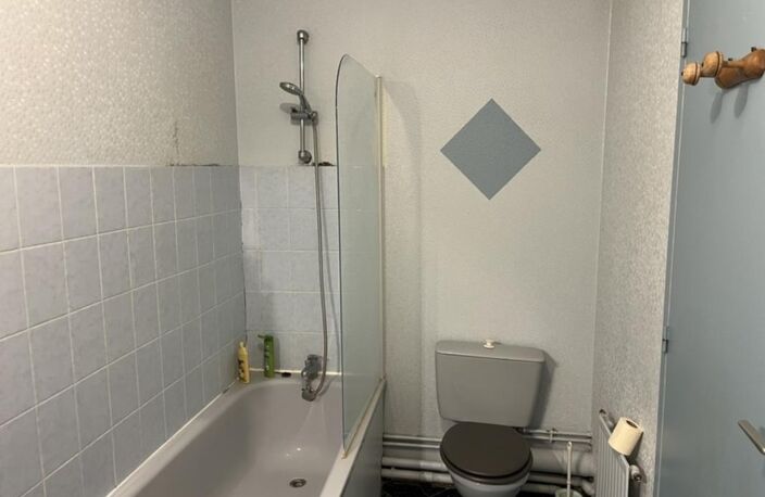 Appartement lumineux en duplex 2 chambres et grande mezzanine dans résidence arborée et sécurisée avec piscine — photo 5