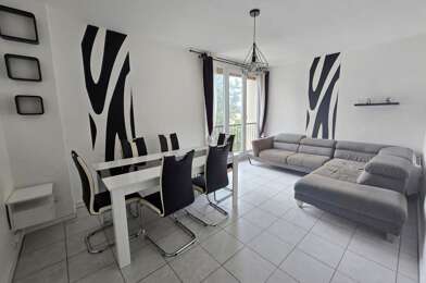 Appartement 4 pièces 826 €