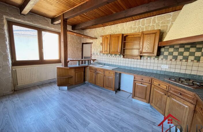 Maison de village à fort potentiel - 11 pièces - 880 m2 — photo 2