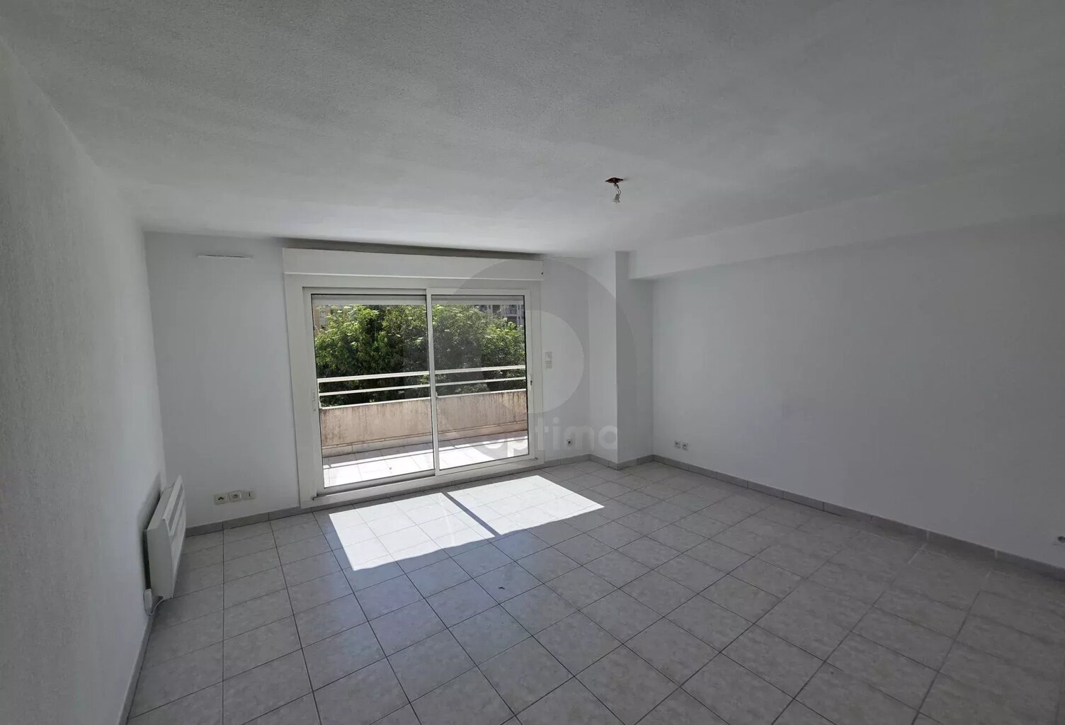 APPARTEMENT DEUX PIECES TERRASSE MENTON PROCHE CARNOLES — photo 1
