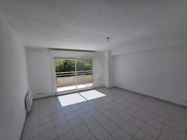 APPARTEMENT DEUX PIECES TERRASSE MENTON PROCHE CARNOLES — photo du bien
