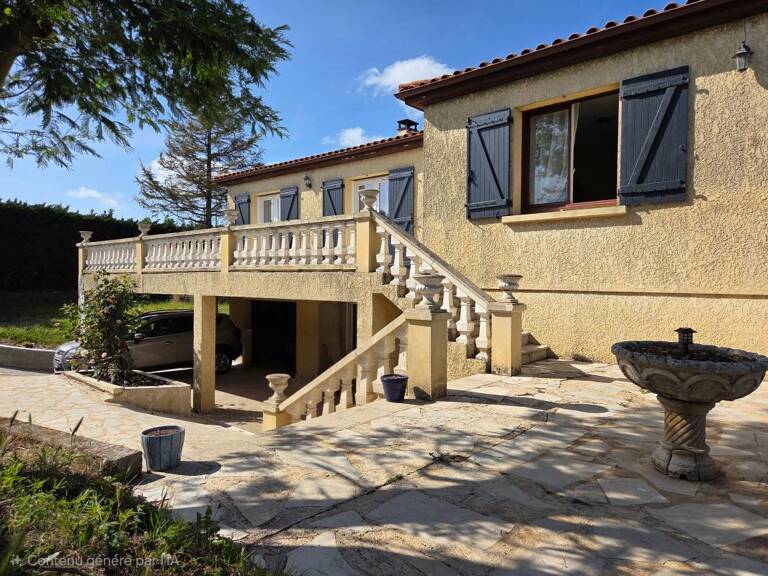 Maison 158 m² habitables 4 chambres 2 SDE/WC + 150 m² d'annexes + Jardin — photo 1